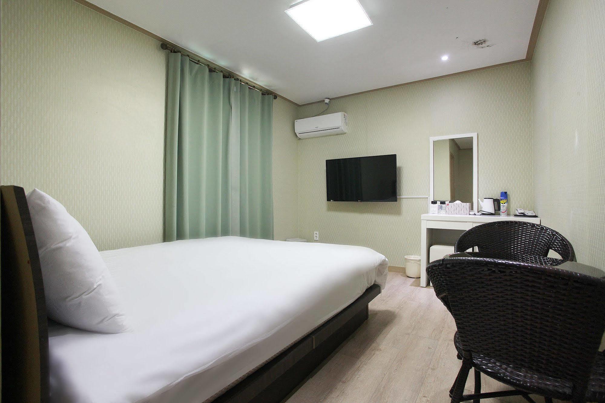 Orange Tree Hotel Jeju Esterno foto