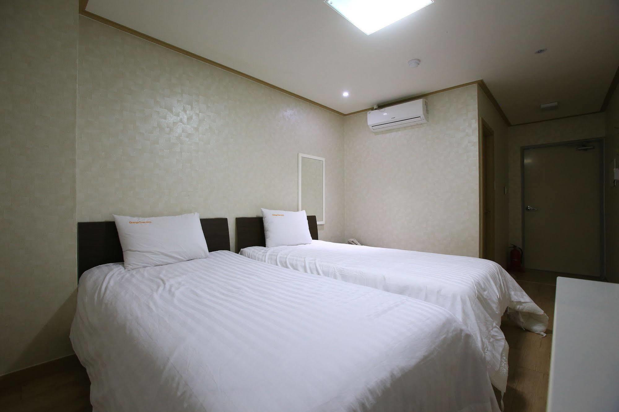 Orange Tree Hotel Jeju Esterno foto
