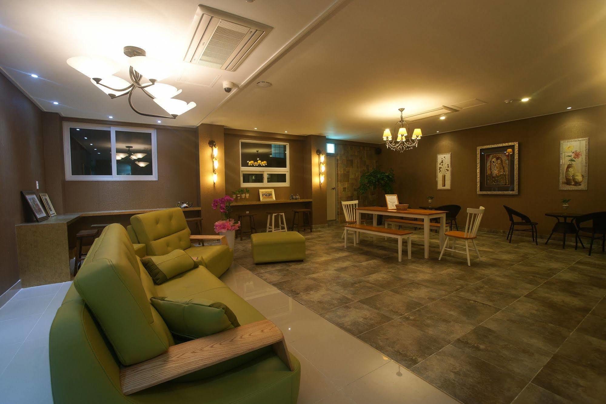 Orange Tree Hotel Jeju Esterno foto